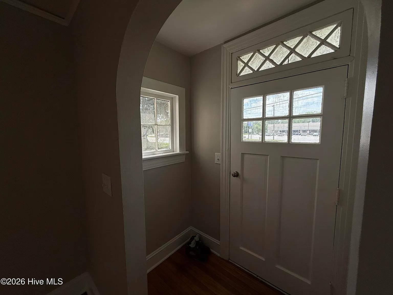 4 bed, 2.0 bath, 1563 sqft, $1,600 — Photo 3