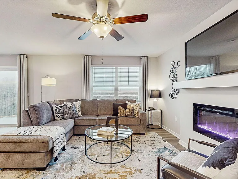 Brixin Townhomes at Sunset Meadows — Photo 5