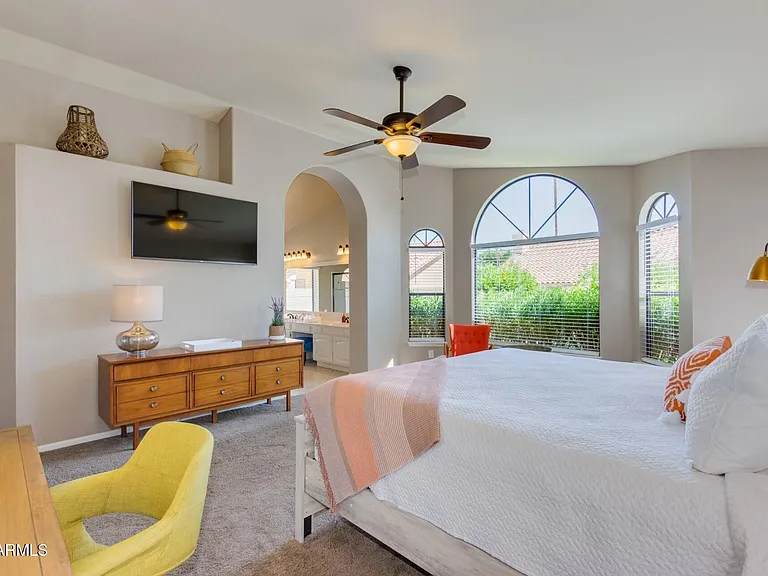 1585 W Honeysuckle Ln — Photo 17