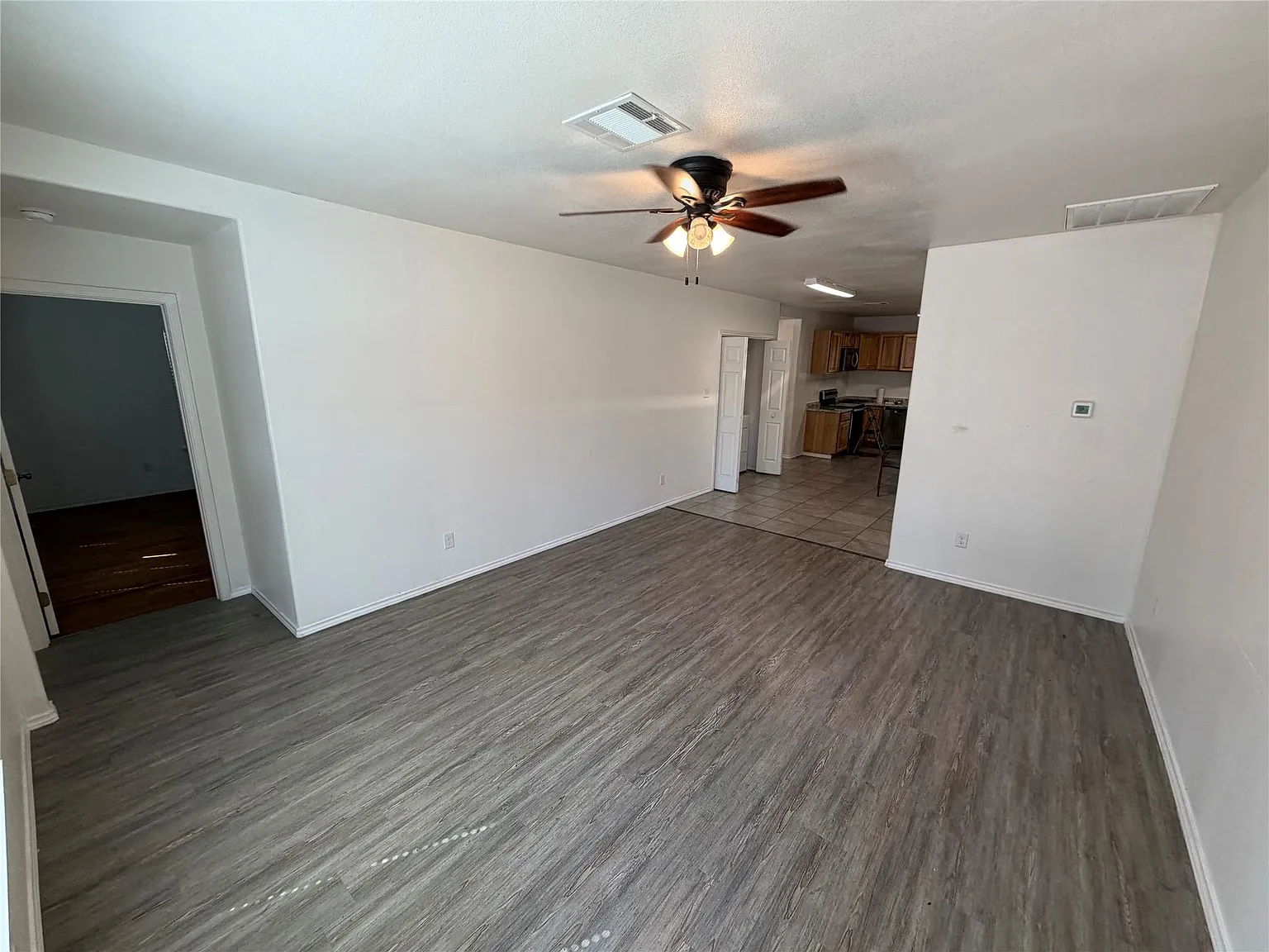 2 bed, 1.0 bath, 2128 sqft, $1,200 — Photo 2