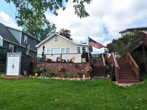 6035 Cole Dr, Osseo, MI 49266