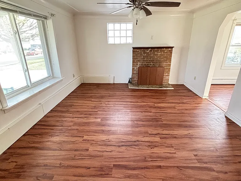 904 Jefferson St — Photo 5