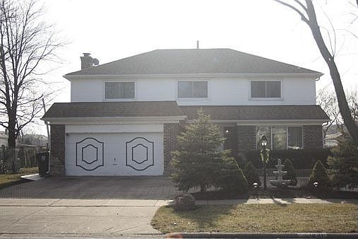 1st image of 1631 Greenwood Dr