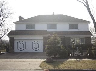 1631 E Greenwood Dr, Mount Prospect, IL
