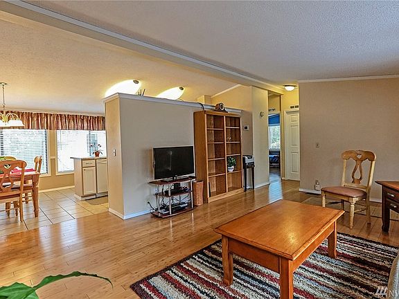 4th image of 2365 Hastings Ln SE