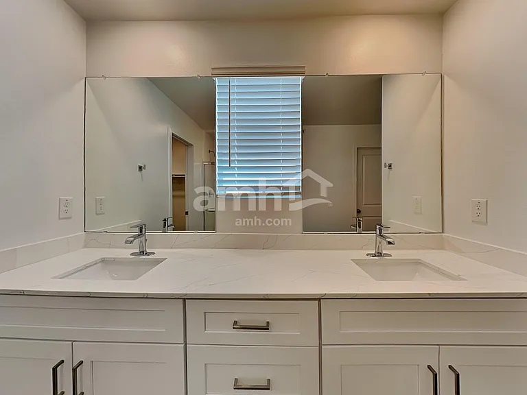 9737 W Luxton Ln — Photo 9