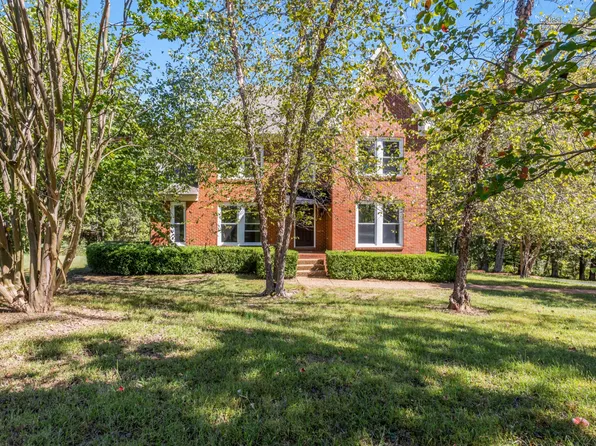 201 Bobwhite Dr, Lyles, TN 37098