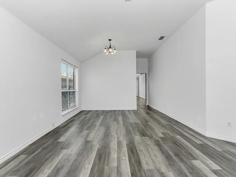 7321 Grass Valley Trl — Photo 4