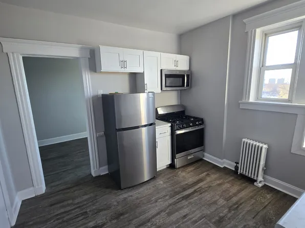 228 Hancock Avenue image 9 of 16