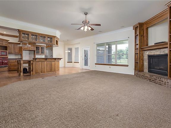 3rd image of 4008 SE 41st Pl