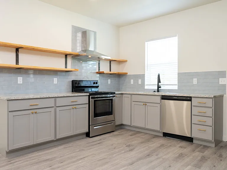 2885 N Oliver St — Photo 26