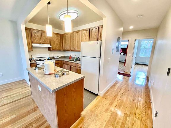 3rd image of 327 Clifton Pl #3
