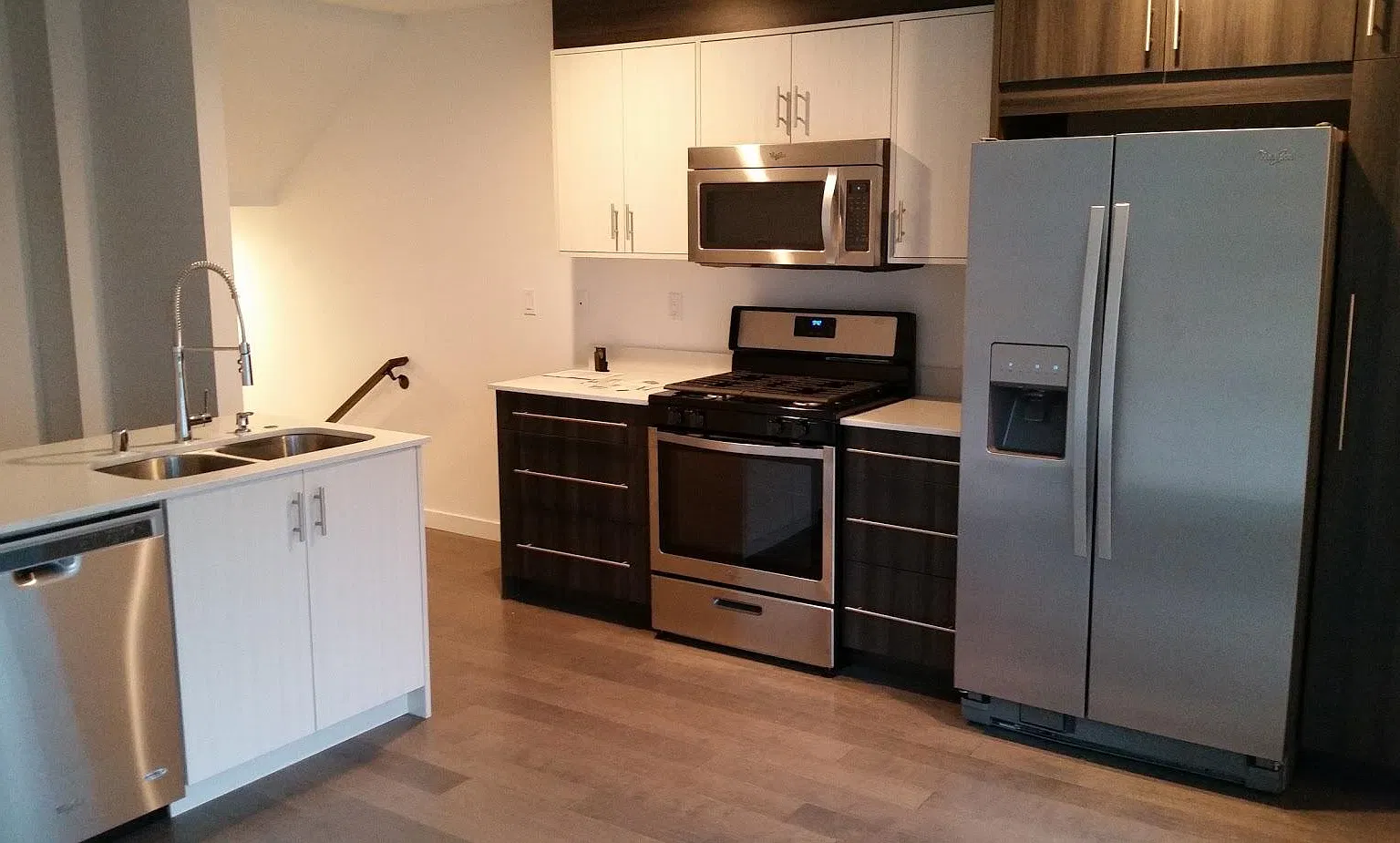 3 bed, 3.5 bath, 1620 sqft, $3,490 — Photo 3