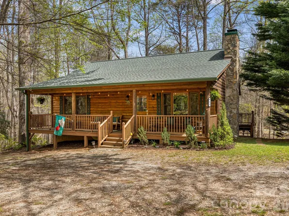 517 Pheasant St, Lake Lure, NC 28746