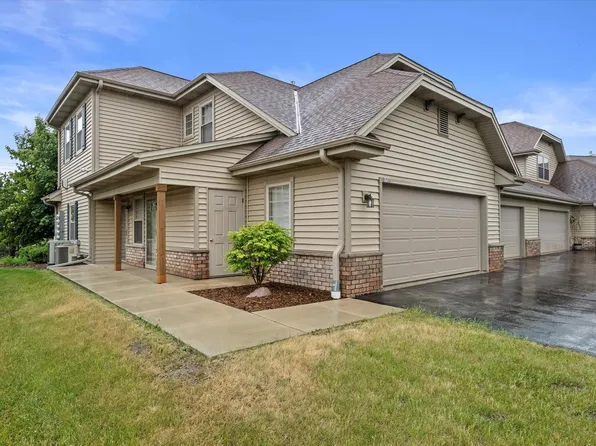 1722 New Port Vista DRIVE, Grafton, WI 53024