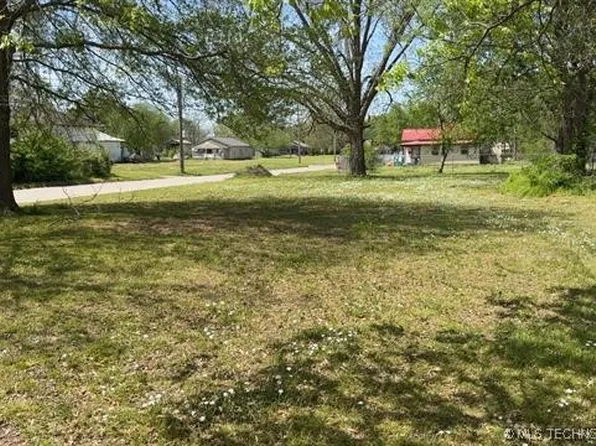 720 W Seneca St, Okmulgee, OK 74447