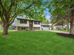 4945 Woodcrest Rd, White Bear Lake, MN 55110