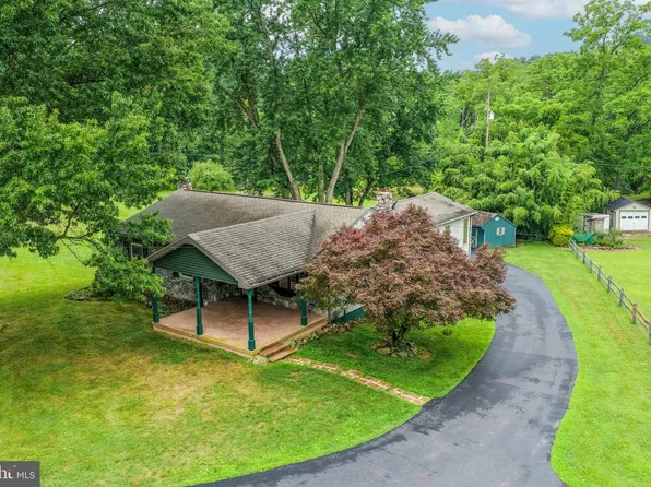 126 Lenape Rd, Barto, PA 19504