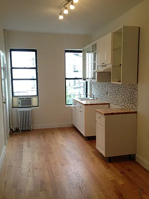 Rented by Bedford Realty USA Corp | media 6