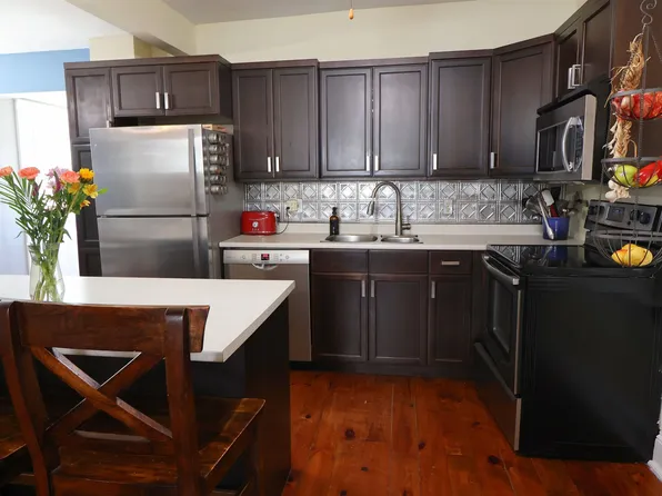 68 Bayfield St, Charlottetown, PE C1A 2G6