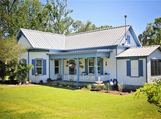 425 S Masonic St, Bellville, TX 77418