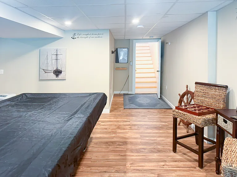 182 Beacon St — Photo 10