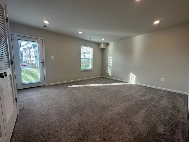 63 Stratton Dr — Photo 14