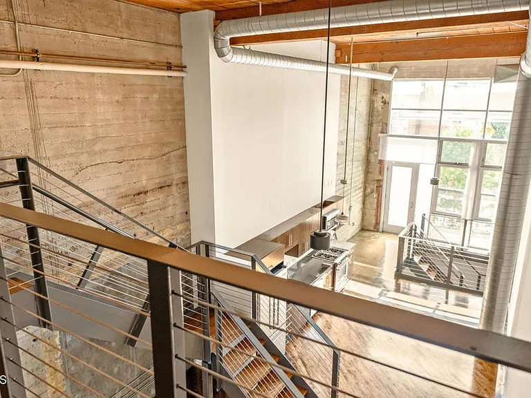 530 S Hewitt St #129 — Photo 16