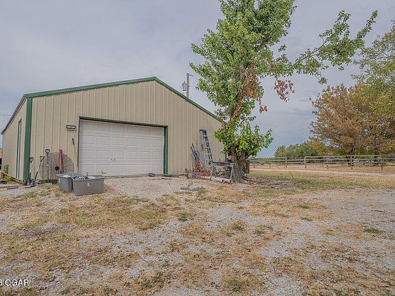3rd image of 4950 SE 118th St