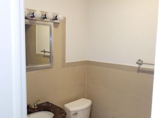 4912 Mulford St APT 2B, Skokie, IL