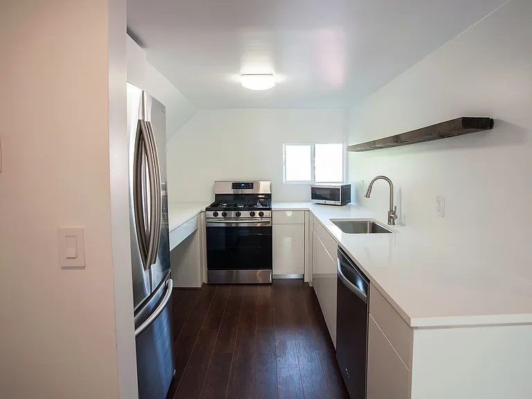 1106 Madison St #1A — Photo 2
