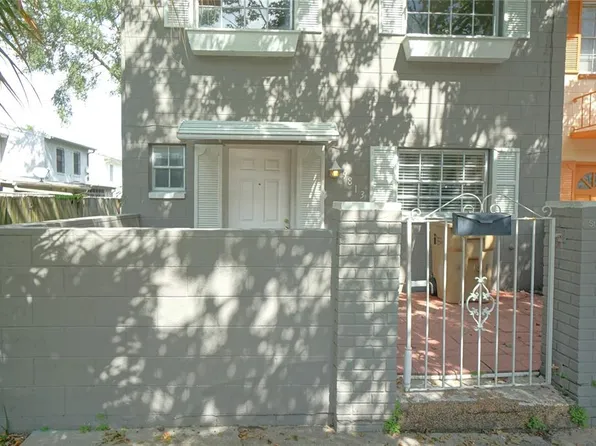9813 N 52ND STREET, TEMPLE TERRACE, FL 33617