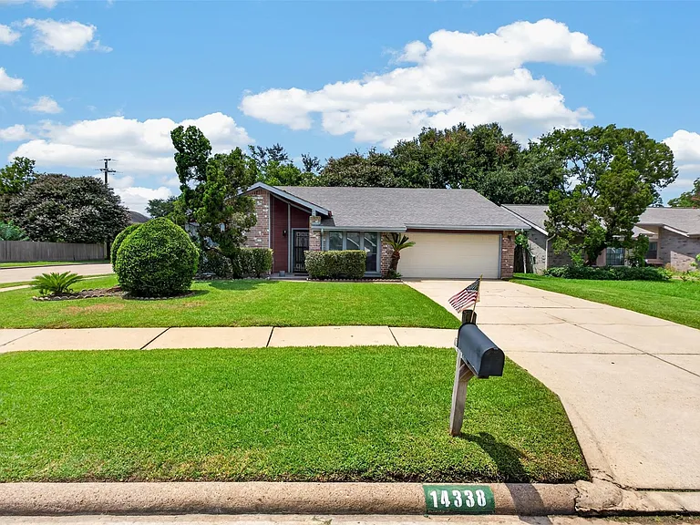 14338 Royal Hill Dr — Photo 34
