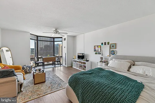 2020 Walnut St Photo 1
