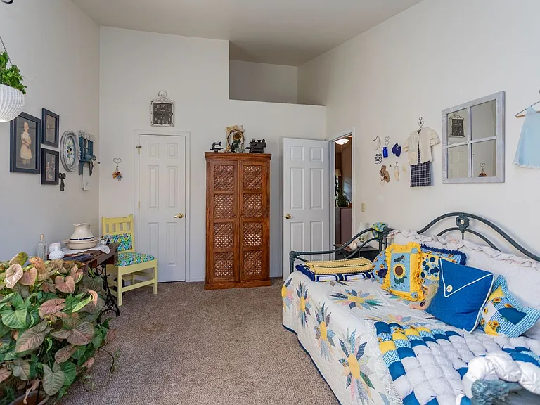 111 Iveystone Ct — Photo 15