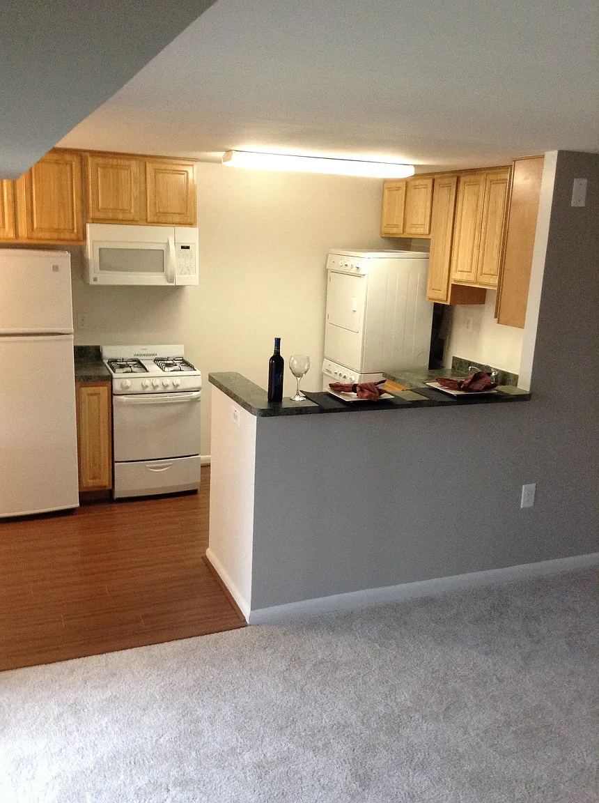 619 Edgewood Rd APT 123 photo 1