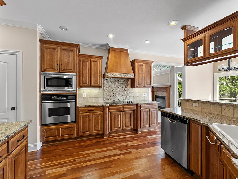 3902 NE Cadbury Ave — Photo 32