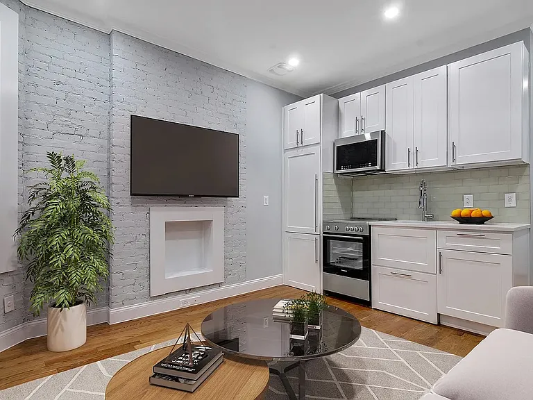 322 E 90th St #2B — Photo 3