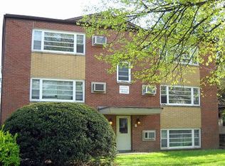 607 W Springfield Ave APT 9, Champaign, IL 61820