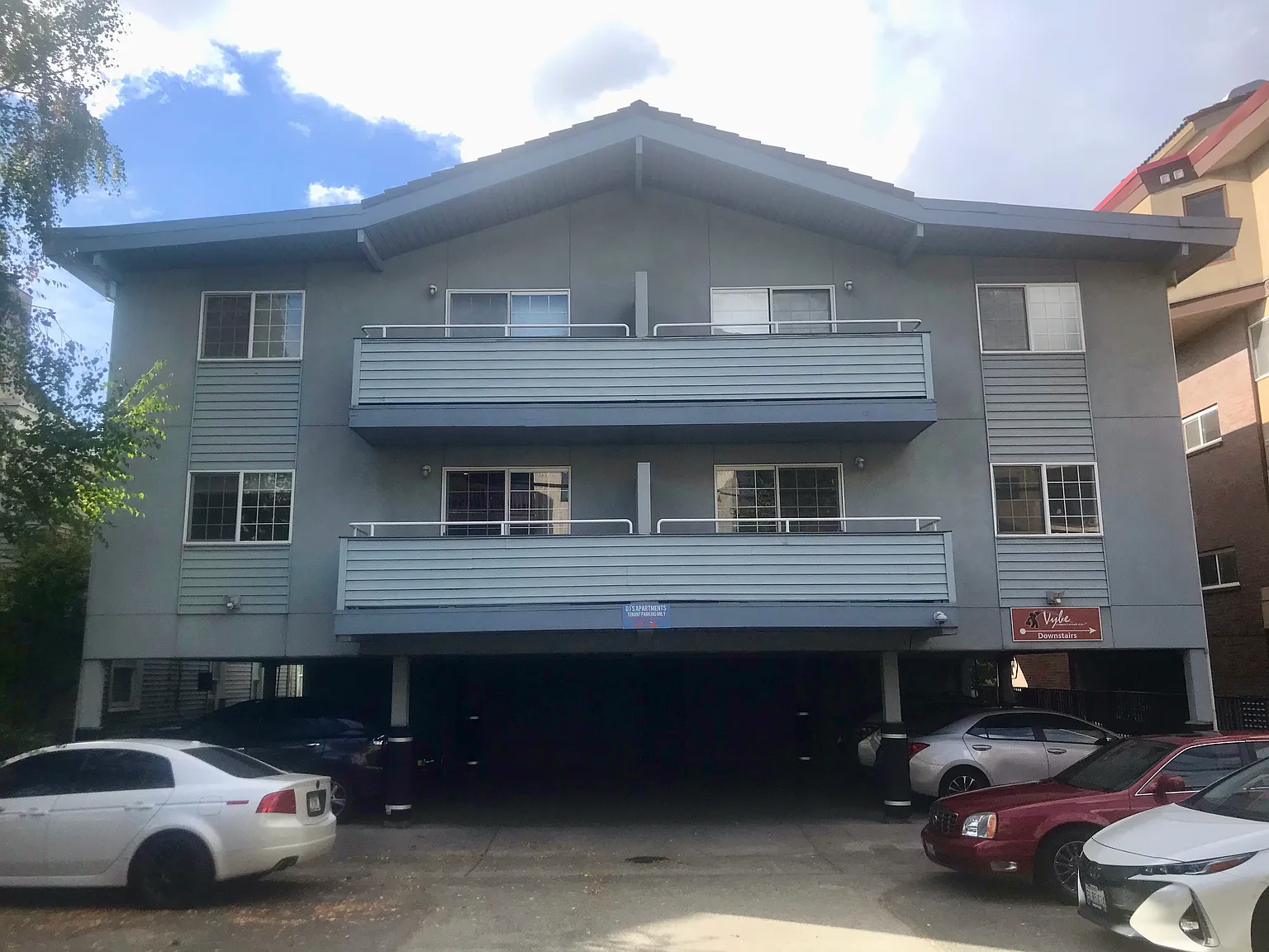 2 bed, 2.5 bath, 850 sqft, $3,300 — Photo 2