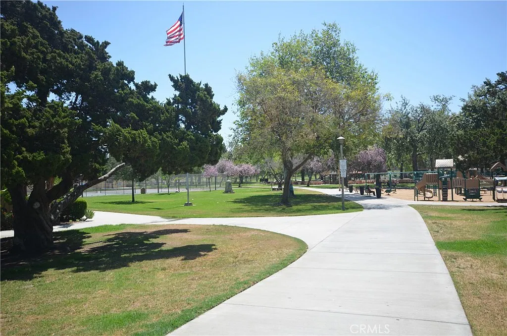 1 bed, 593 sqft, $2,050 — Photo 3