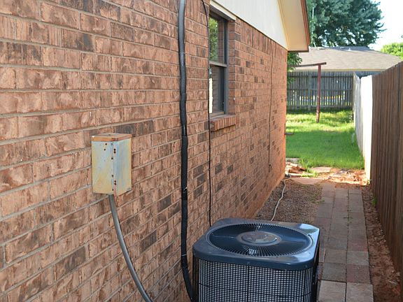 2nd image of 755 W Forest Dr