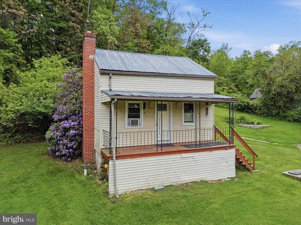 6570 Furnace Rd, Waynesboro, PA 17268