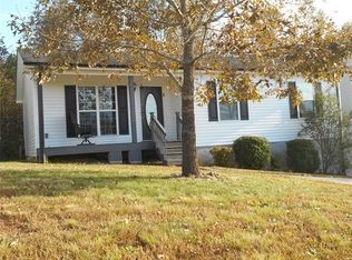 75 Alexander Heritage Dr, Hickory, NC 28601