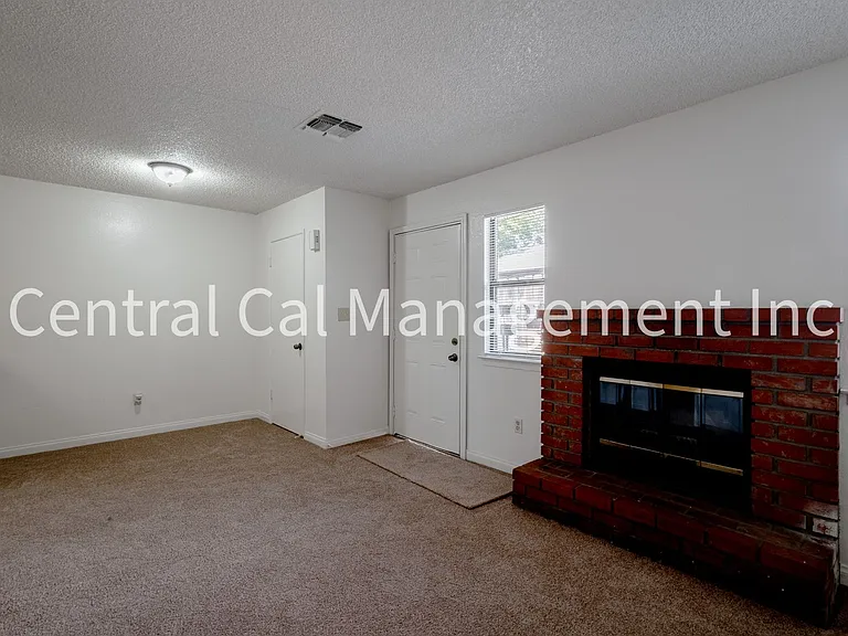 1913 Wilson Rd — Photo 5