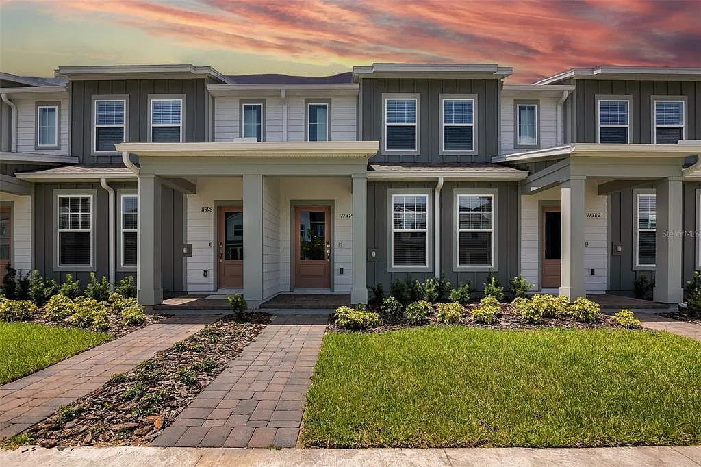 3 bed, 2.5 bath, 1683 sqft, $2,798 — Photo 3