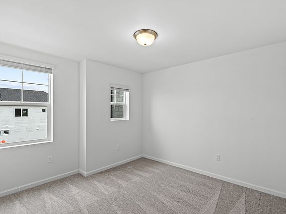 5th image of 1402 NE 185th Ave