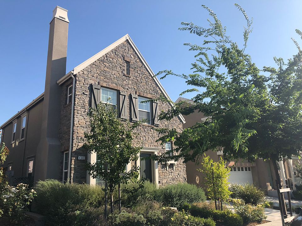 2nd image of 4340 Gardenia St