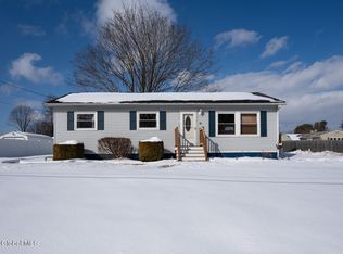 16 Royal Rd, Stuyvesant, NY 12173