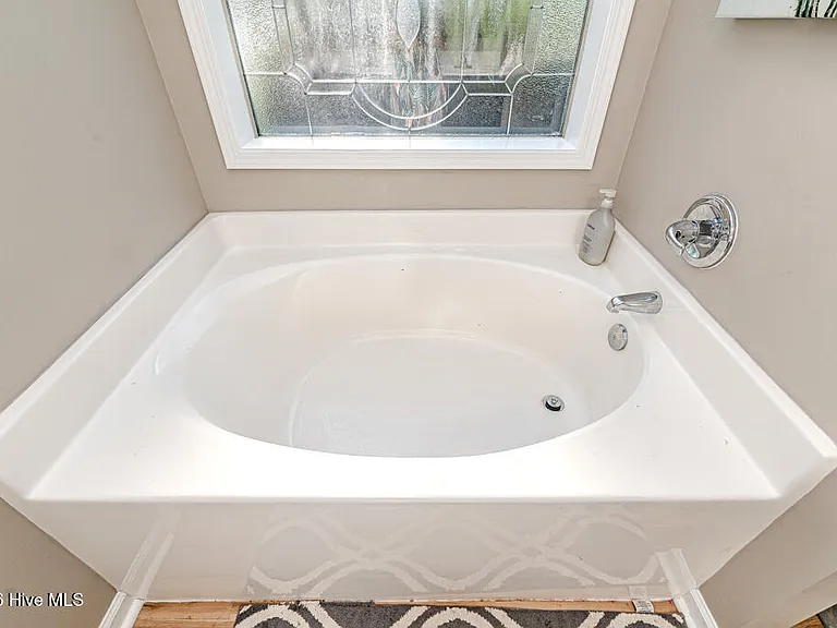 113 Sedgewood Ct — Photo 33
